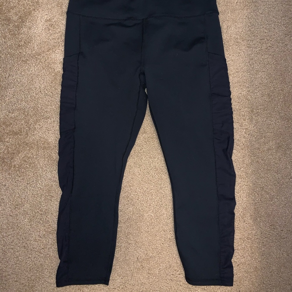 Fabletics High Wasted Powerhold Capri Leggings